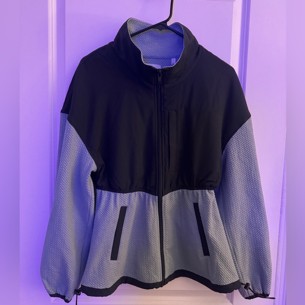 7 Diamonds Restoration Full Zip Jacket in Seafoam
Combo - Small NWT $148 - Picture 5 of 12